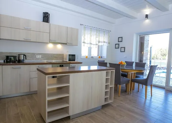 Steinhaus Mediterra Mit Pool & Meerblick - Lukoran, Insel Ugljan Bei Zadar بيت للعطل Lukoran